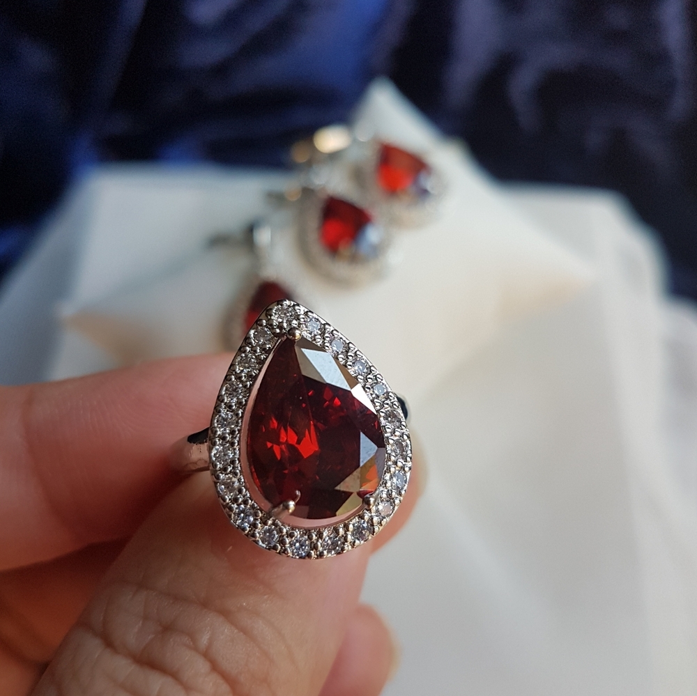 Swarovski Elements 925 Sterling Silver Red Teardrop Necklace & Earrings SET NEW - Picture 12 of 15